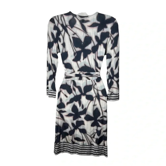 1298. BCBG MAXAZRIA WRAP DRESS WITH TIE SIZE XSMALL‎ UNIQUE PATTERN PLUNGE NECK - Picture 5 of 9